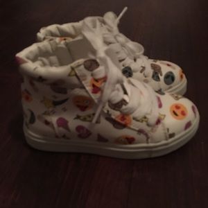 Size 12 Steve Madden zip & tie shoes